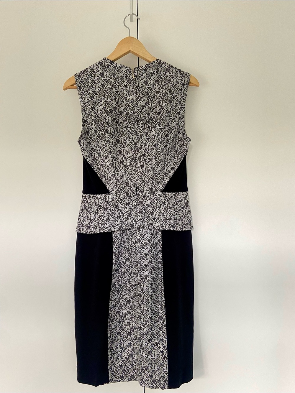 RACHEL ROY Black White Sheath Dress Size 6 Sleeveless Office Work EUC - Picture 2 of 8